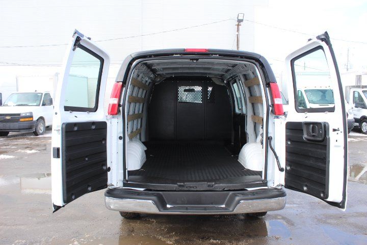 Chevrolet Express Cutaway 2024 - Image 14