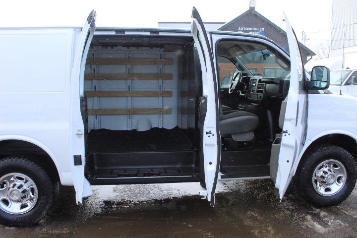 Chevrolet Express Cutaway 2024 - Image 16