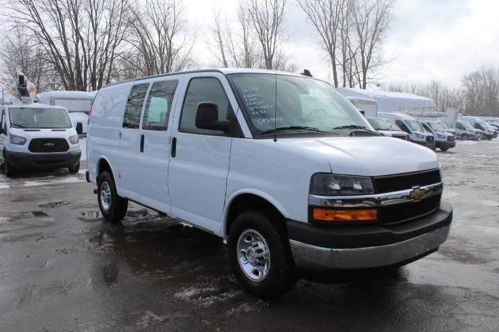 Chevrolet Express Cutaway 2024 - Image 2