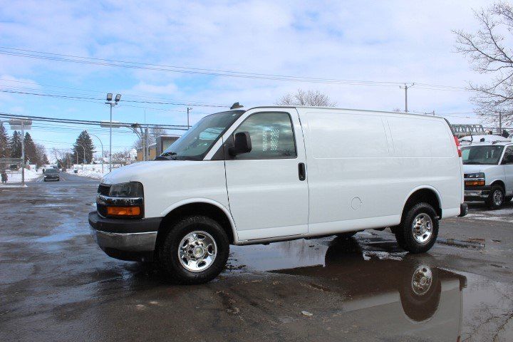 Chevrolet Express Cutaway 2024 - Image 3