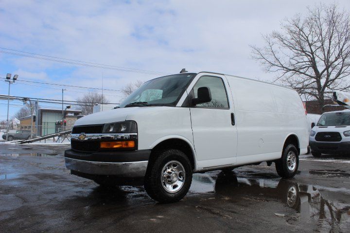 Chevrolet Express Cutaway 2024 - Image 4