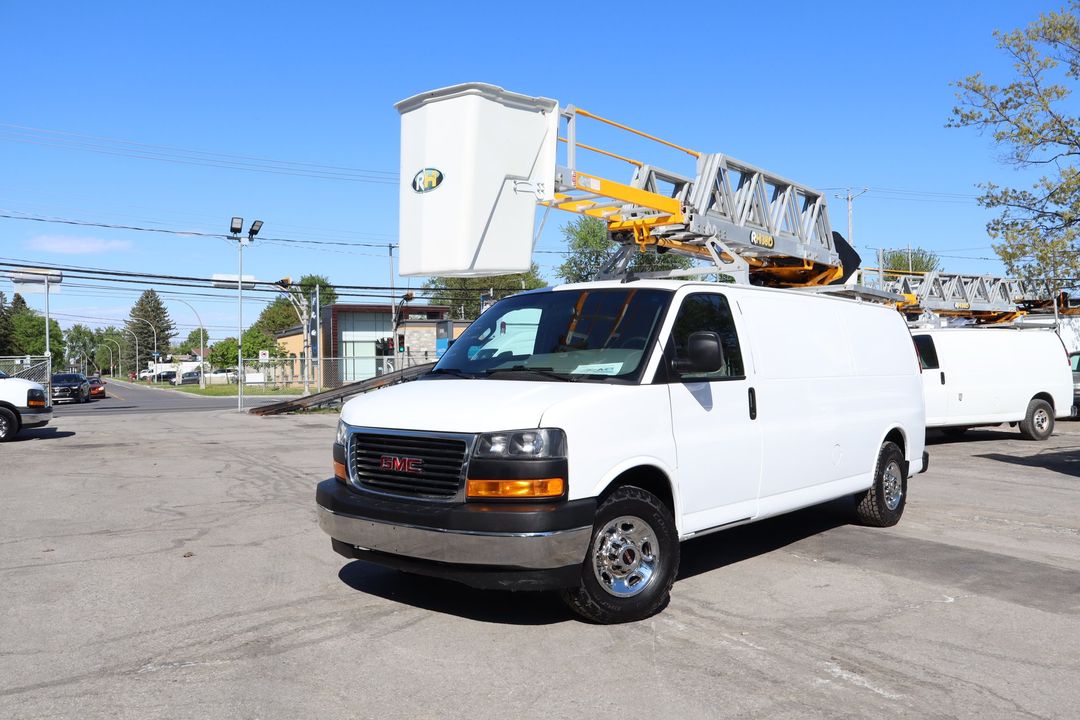 GMC Savana Cargo 2021 - Image 10