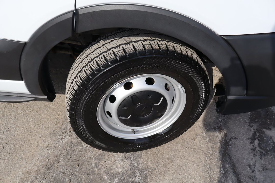 Ford Transit Cargo Van 2022 - Image 18