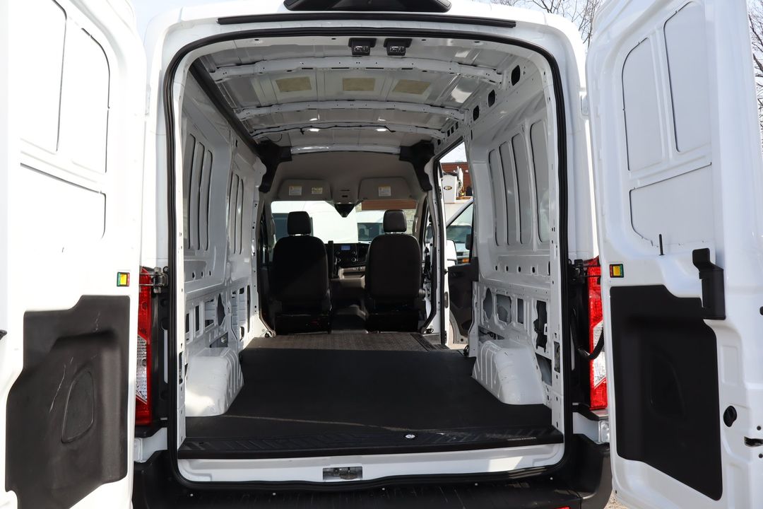 Ford Transit Cargo Van 2022 - Image 9