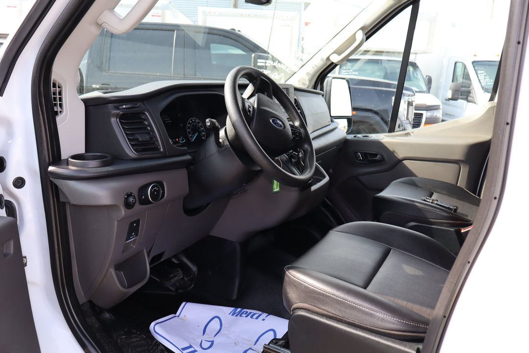 Ford Transit Cargo Van 2022 - Image 12