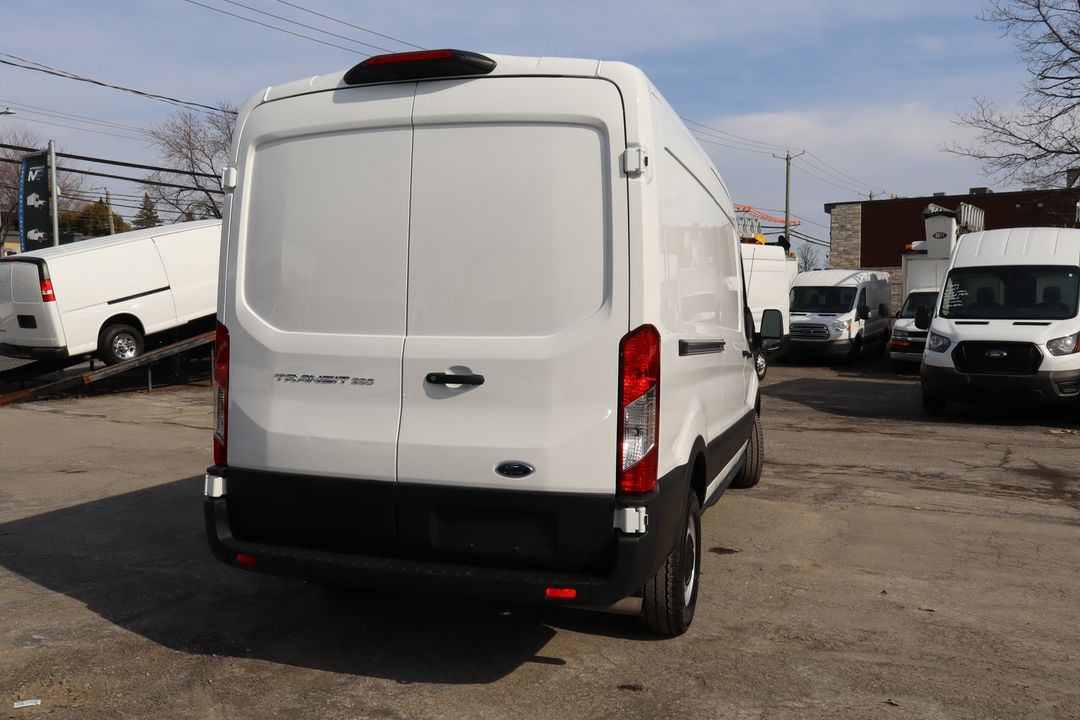 Ford Transit Cargo Van 2022 - Image 8