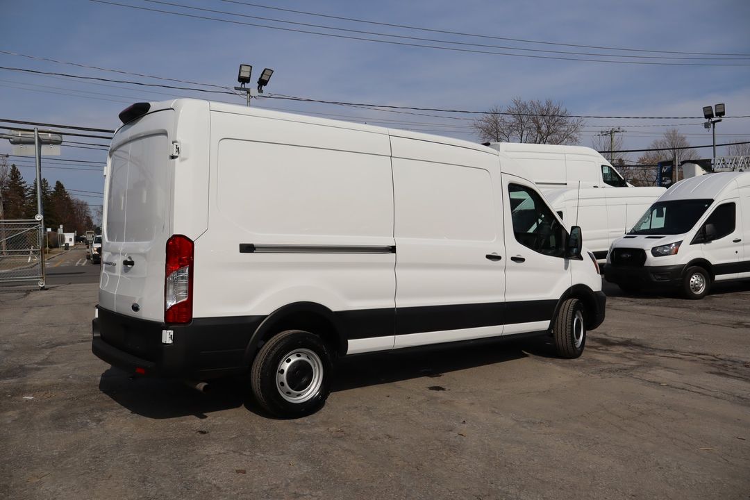 Ford Transit Cargo Van 2022 - Image 6