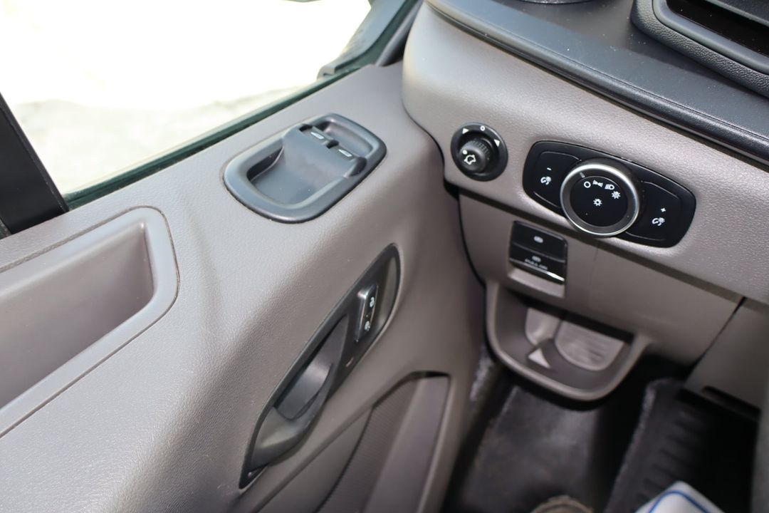 Ford Transit Cargo Van 2022 - Image 15