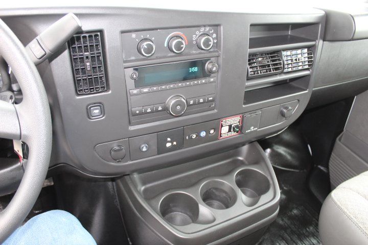 GMC Savana Cargo 2025 - Image 6