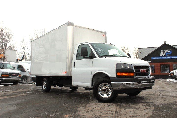 GMC Savana Cargo 2025 - Image 19