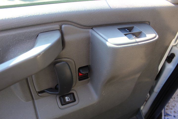 GMC Savana Cargo 2017 - Image 14