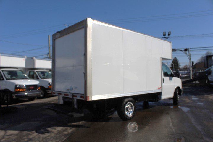 GMC Savana Cargo 2017 - Image 7
