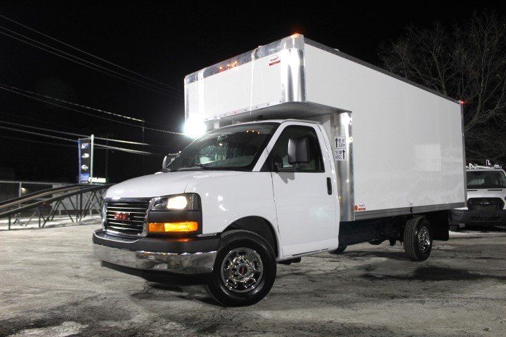 GMC Savana Cargo 2025 - Image 5