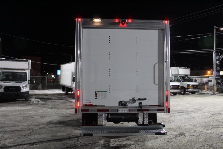 GMC Savana Cargo 2025 - Image 19