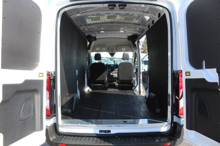 Ford Transit Cargo Van 2024 - Image 19