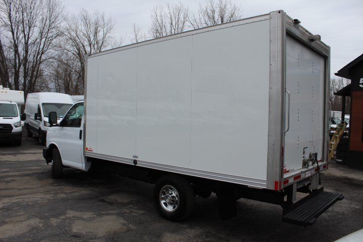 Chevrolet Express Cutaway 2024 - Image 3