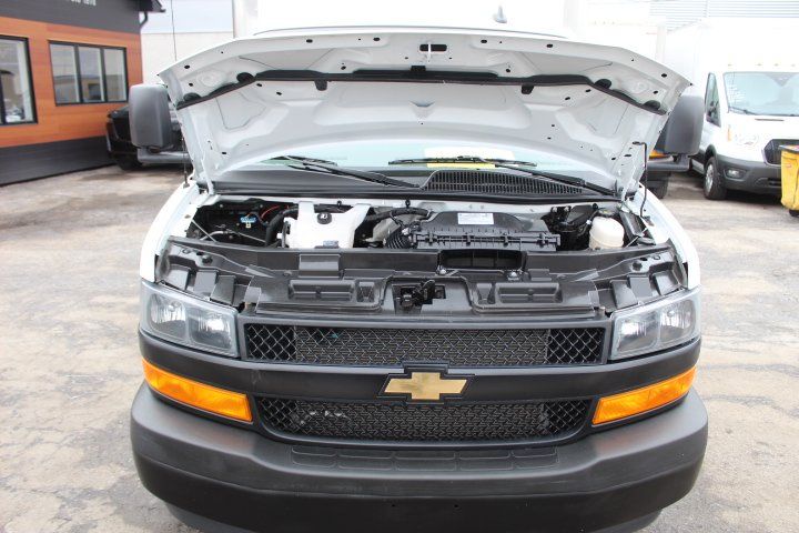 Chevrolet Express Cutaway 2024 - Image 7
