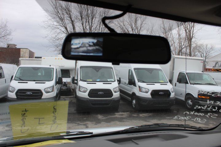 Chevrolet Express Cutaway 2024 - Image 11