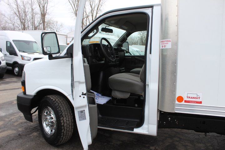 Chevrolet Express Cutaway 2024 - Image 14