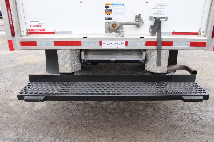 Chevrolet Express Cutaway 2024 - Image 17