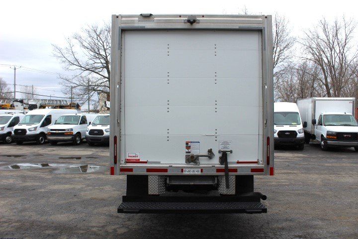 Chevrolet Express Cutaway 2024 - Image 18