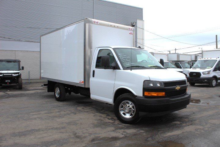 Chevrolet Express Cutaway 2024 - Image 2