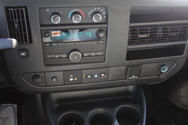 Chevrolet Express Cutaway 2025 - Image 11