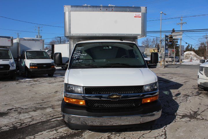 Chevrolet Express Cutaway 2025 - Image 10