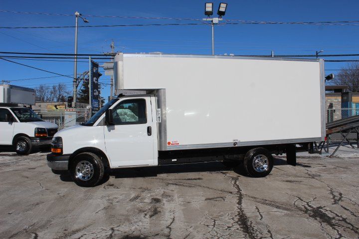 Chevrolet Express Cutaway 2025 - Image 8