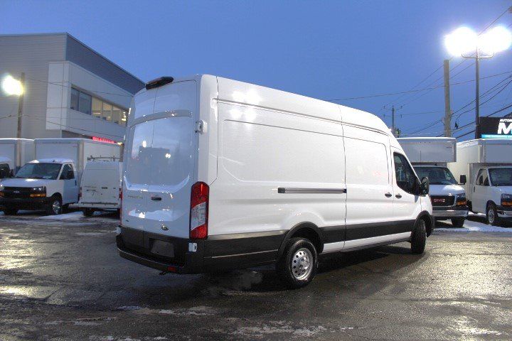 Ford Transit Cargo Van 2025 - Image 4