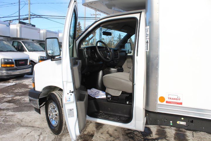 Chevrolet Express Cutaway 2025 - Image 11