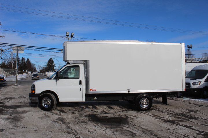 Chevrolet Express Cutaway 2025 - Image 5