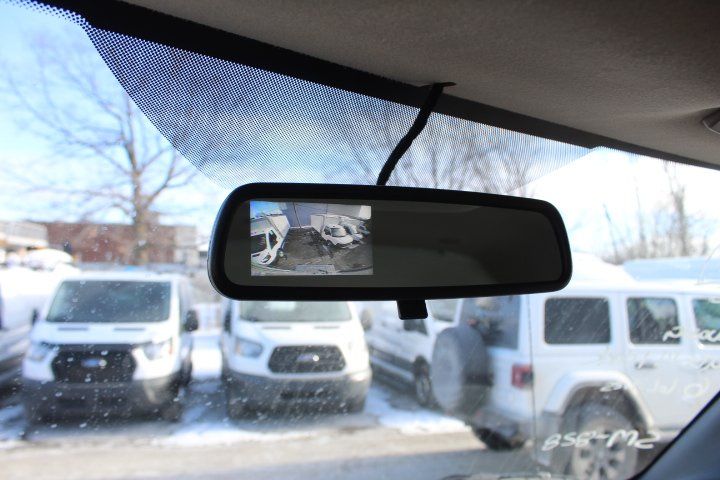 Chevrolet Express Cutaway 2025 - Image 12