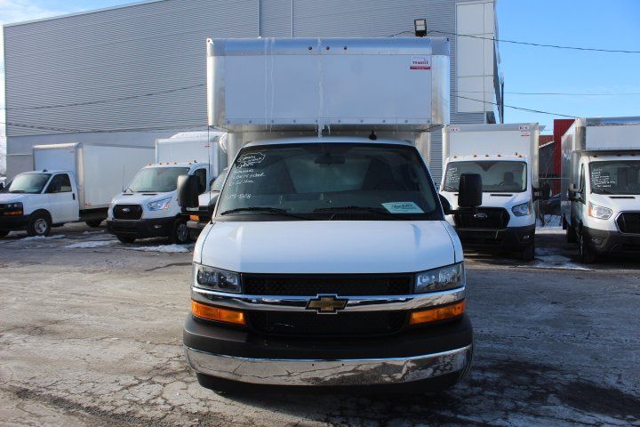 Chevrolet Express Cutaway 2025 - Image 10