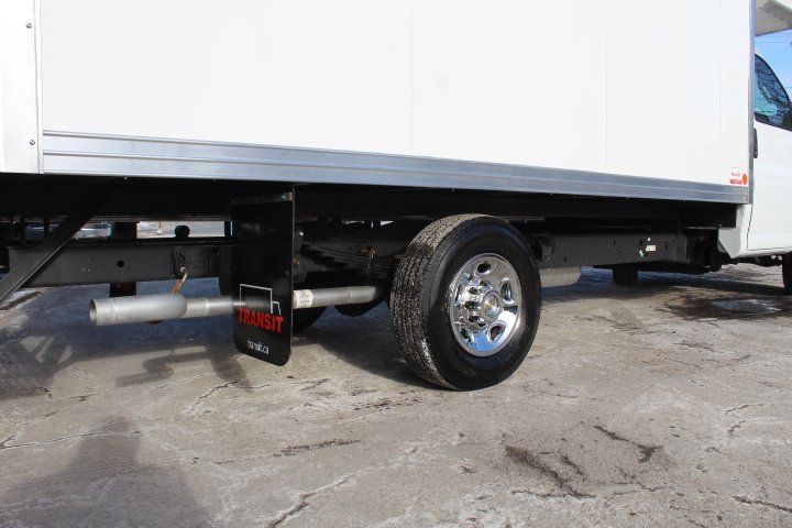 Chevrolet Express Cutaway 2025 - Image 18