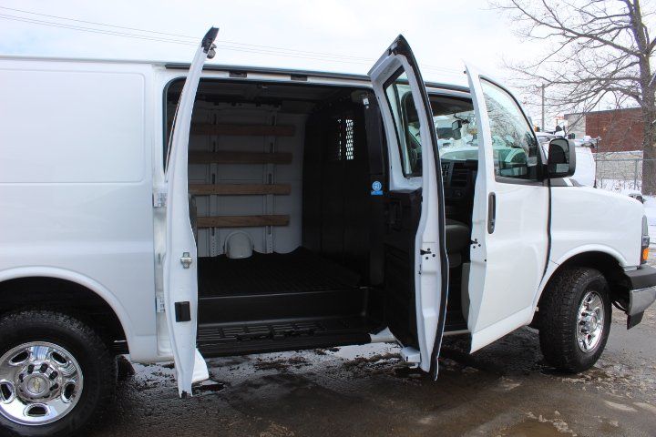 Chevrolet Express Cutaway 2024 - Image 7