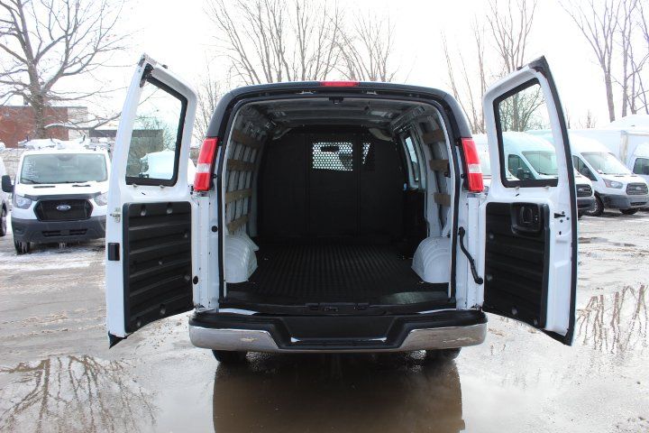 Chevrolet Express Cutaway 2024 - Image 8