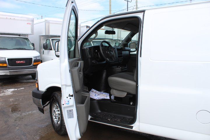 Chevrolet Express Cutaway 2024 - Image 18