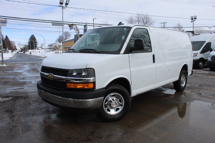 Chevrolet Express Cutaway 2024 - Image 2