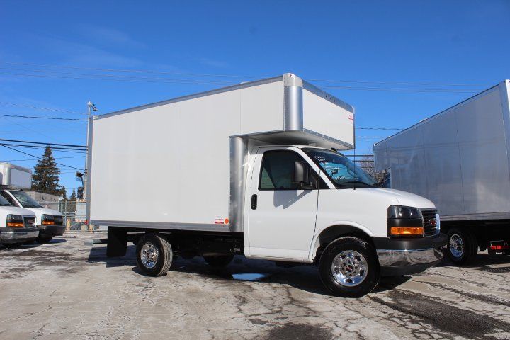 GMC Savana Cargo 2025 - Image 4