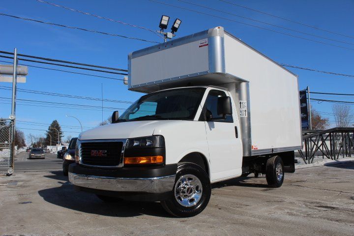 GMC Savana Cargo 2025 - Image 3