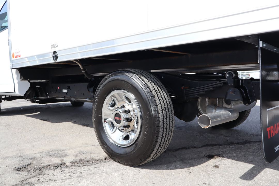 GMC Savana Cargo 2025 - Image 24