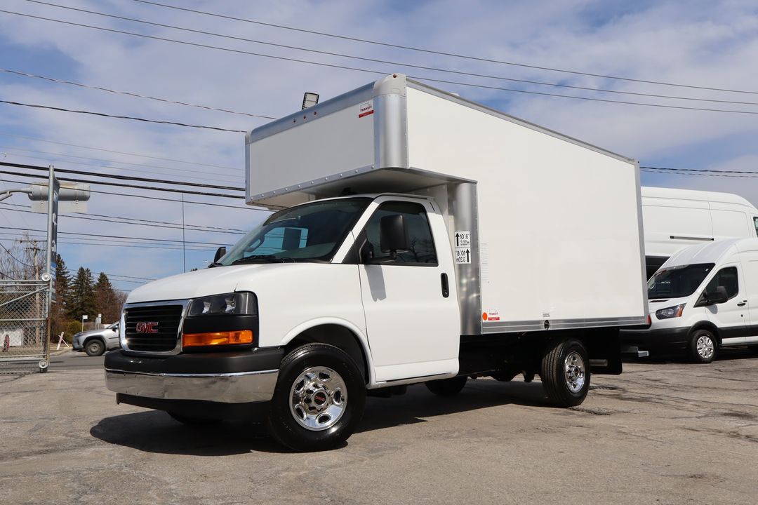GMC Savana Cargo 2025 - Image 8