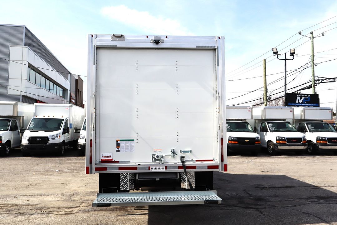 GMC Savana Cargo 2026 - Image 22