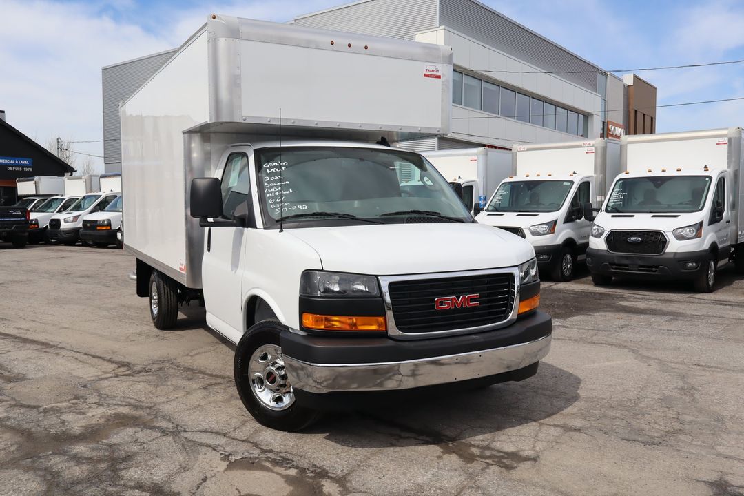 GMC Savana Cargo 2025 - Image 3