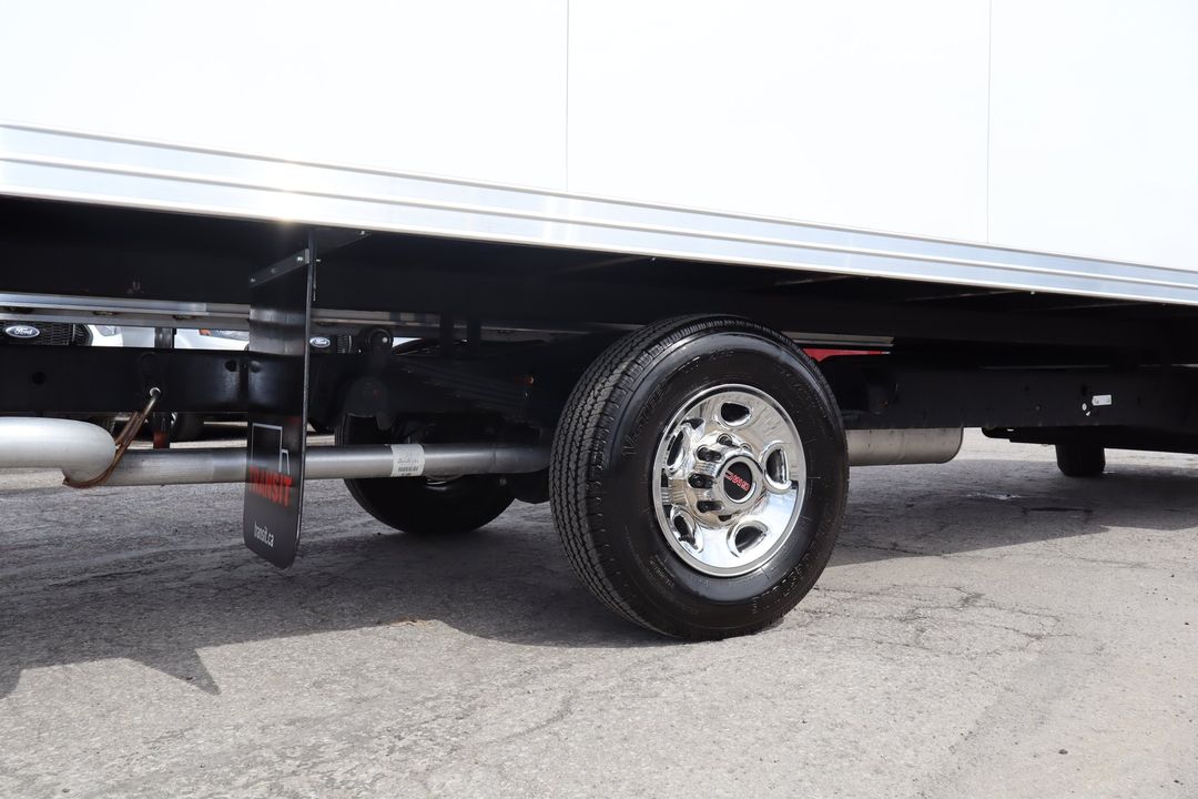 GMC Savana Cargo 2025 - Image 8