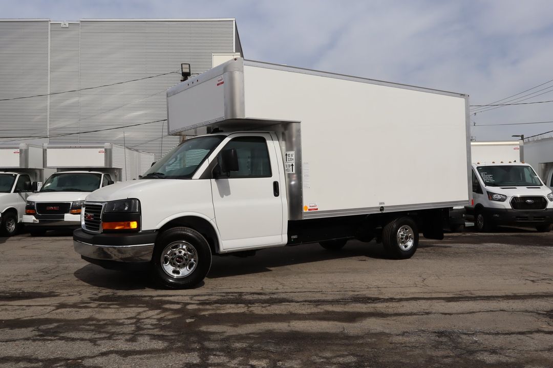 GMC Savana Cargo 2025 - Image 4
