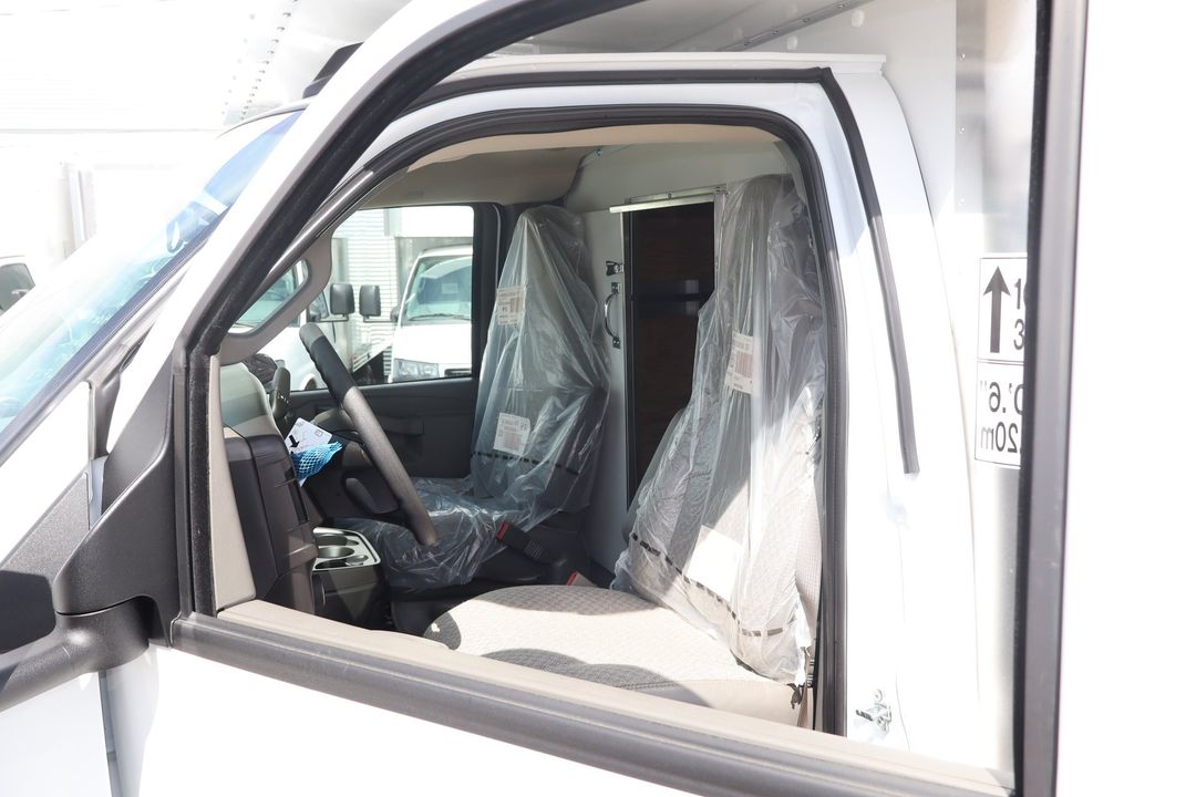 GMC Savana Cargo 2025 - Image 22