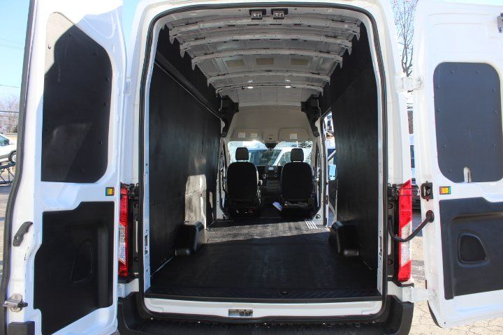 Ford Transit Cargo Van 2023 - Image 5