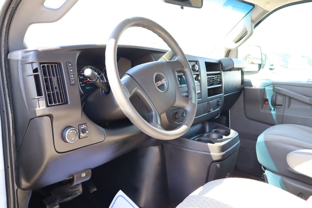GMC Savana Cargo 2019 - Image 10